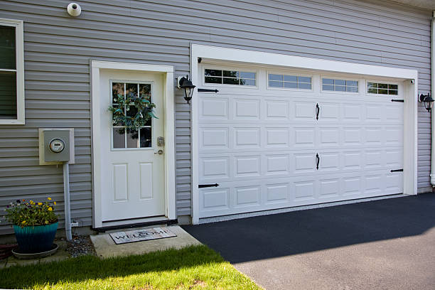 24/7 Emergency Garage Door Panel Replacement experts in Jackson County County, NC
